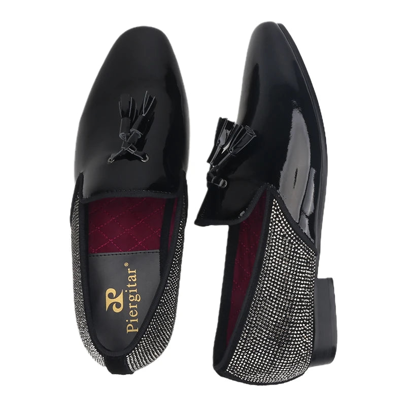 Piergitar 2021 Handmade Black Patent Leather Tassel Design Men's Loafers Classic Stitching Rhinestone Men Flats Red Color Bottom