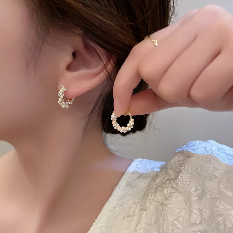 New Simple Temperament Circle Pearl Earrings