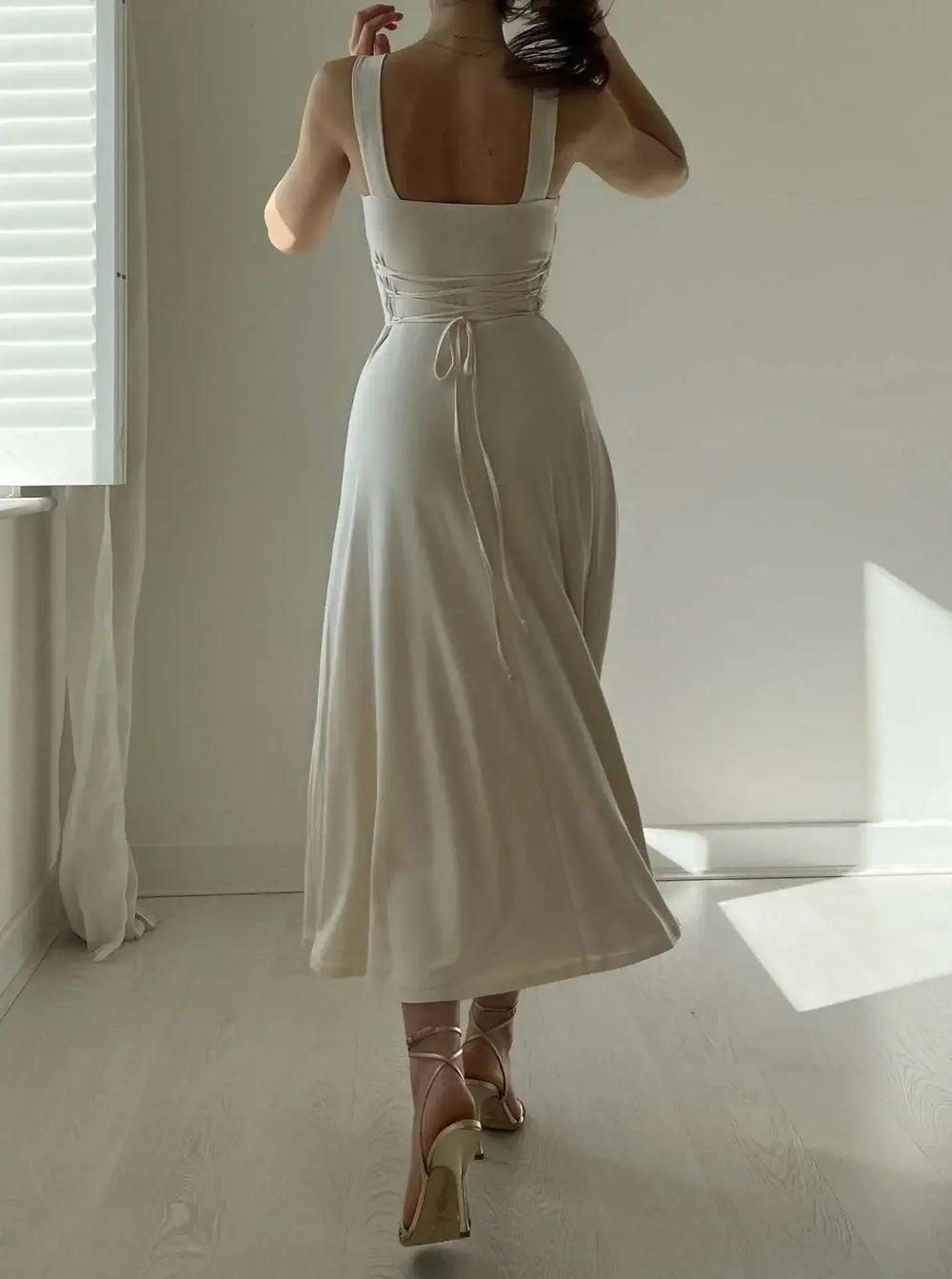 Women's Sleeveless Square Neck Back Lace Dress