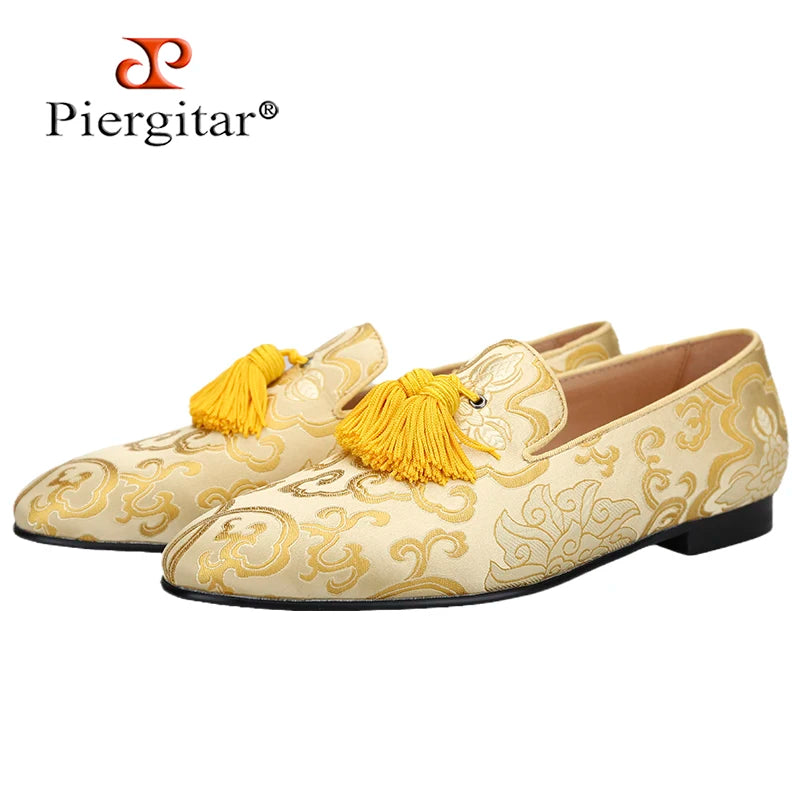 Piergitar 2022 Summer Chinese Style Totem Print Silk Men's Loafers Handcrafted Tassel Slip-On Smoking Slippers For Party Wedding