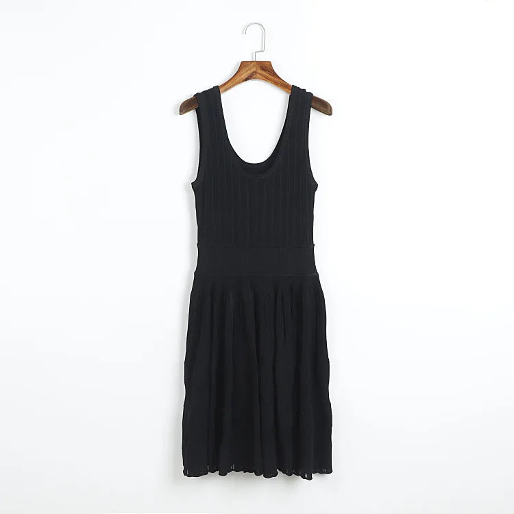 Black / M