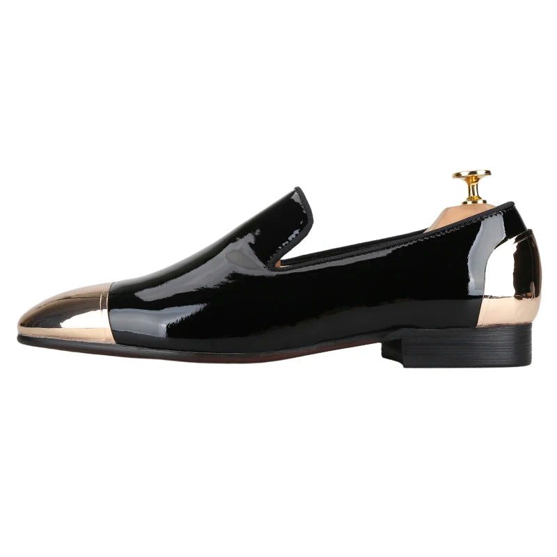 Piergitar Black/White Patent Leather Slip-On Slippers For Party Customised Front And Rear Metal Buckles Handmade Men's Loafers