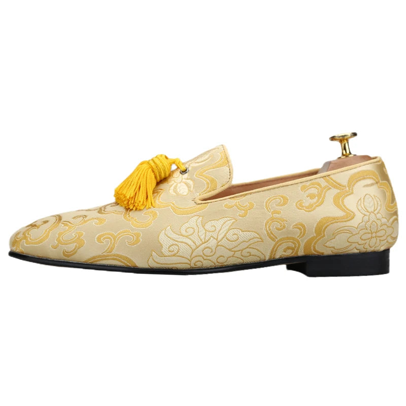 Piergitar 2022 Summer Chinese Style Totem Print Silk Men's Loafers Handcrafted Tassel Slip-On Smoking Slippers For Party Wedding