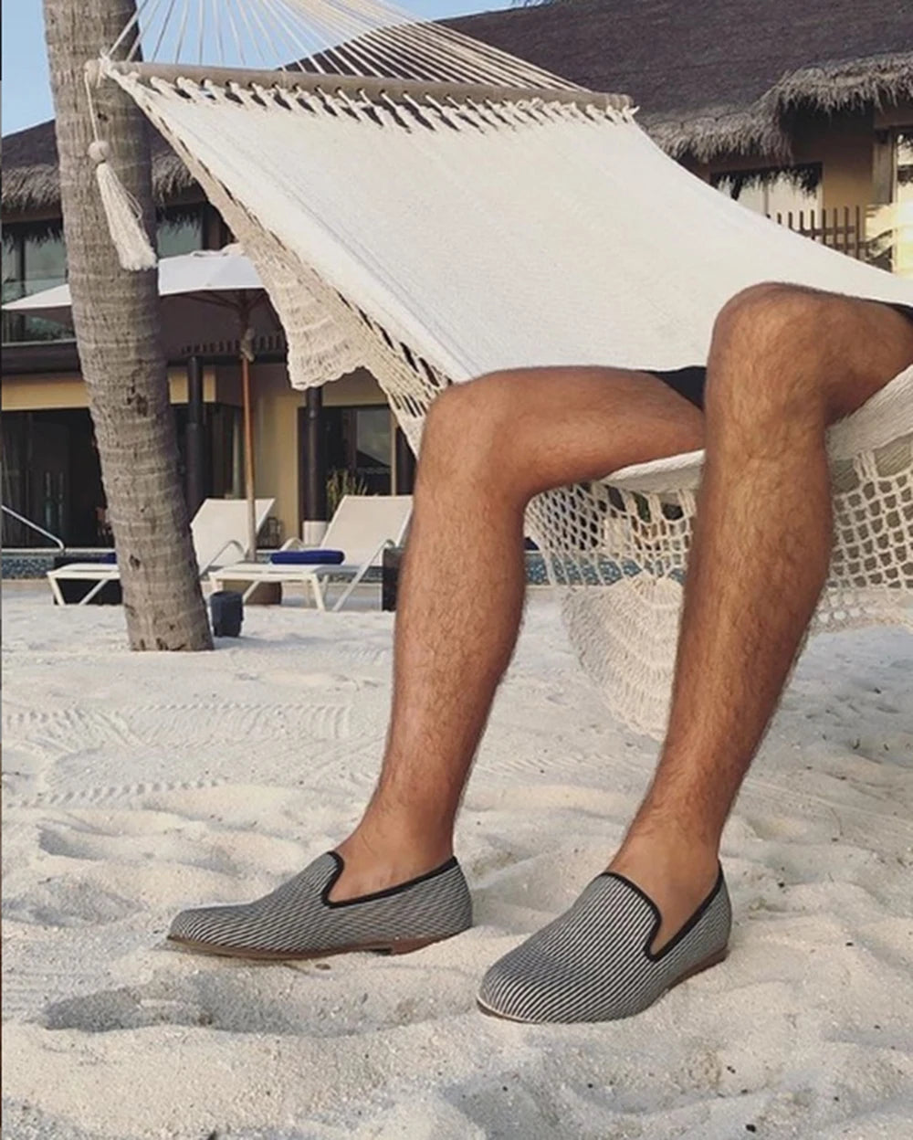 Piergitar 2019 New British style men's loafers Black and white striped canvas fashion men smoking slippers plus size male flats
